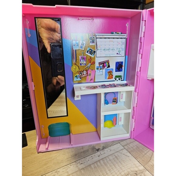 Barbie Dream Closet Playset HBV28 2021 Mattel Pink Fold-Out Closet w/ Hangers - Picture 3 of 15